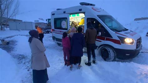Ardahan'da yol kapandı, KOAH hastasının yardımına ekipler koştu - Son Dakika Haberleri
